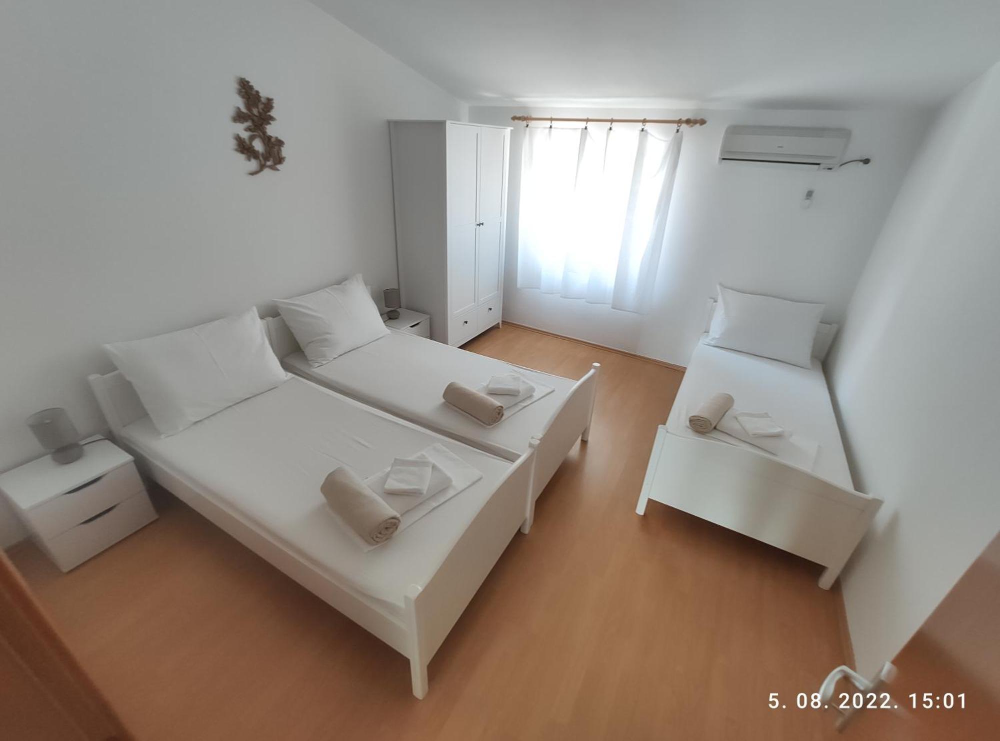 Aqua Apartments Omiš Quarto foto